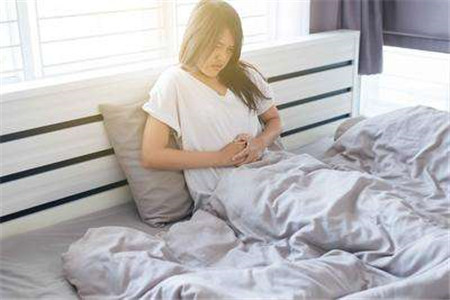 女人为什么患附件炎，跟久坐经期有关