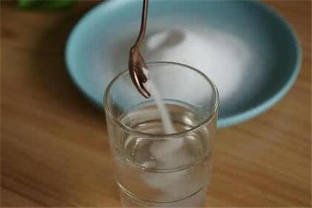 上班族长智齿牙龈肿痛的缓解方法